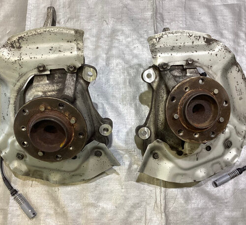 IMG_5864__04814 2006-2010 BMW M6 OEM Front Spindles / Knuckles / Hubs / Pair / 76K M6005